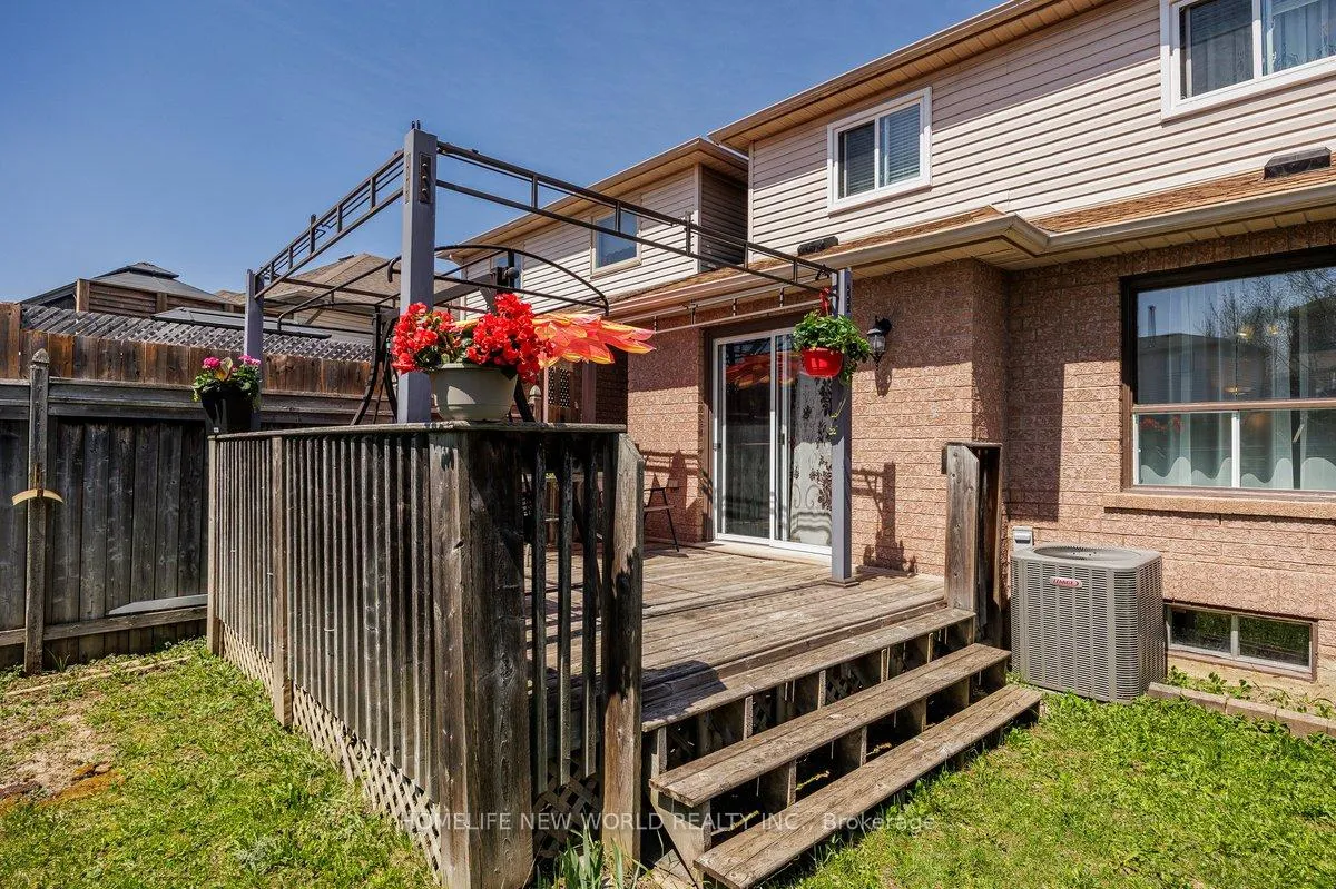 Photo 13 of 95 Athabaska Road, Barrie, Holly — HOMEH