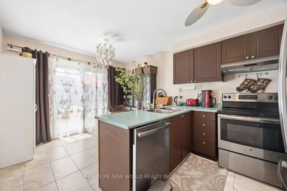 Photo 16 of 95 Athabaska Road, Barrie, Holly — HOMEH