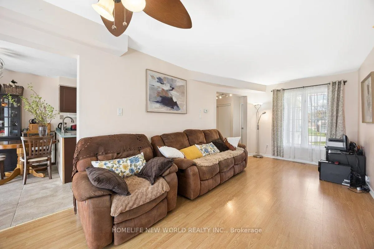 Photo 19 of 95 Athabaska Road, Barrie, Holly — HOMEH