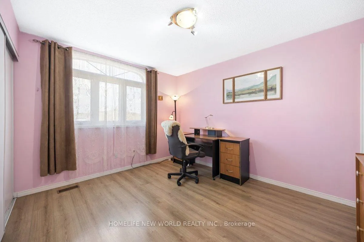Photo 26 of 95 Athabaska Road, Barrie, Holly — HOMEH