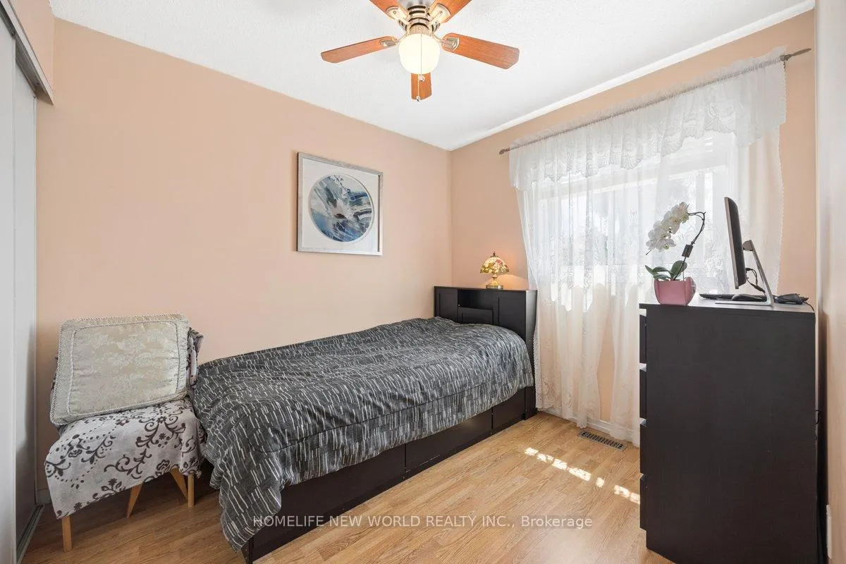 Photo 29 of 95 Athabaska Road, Barrie, Holly — HOMEH