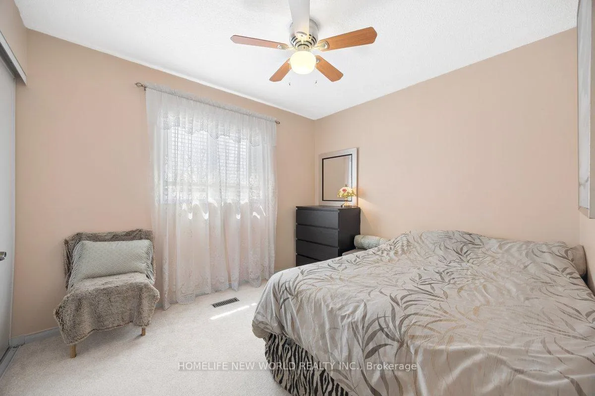 Photo 32 of 95 Athabaska Road, Barrie, Holly — HOMEH