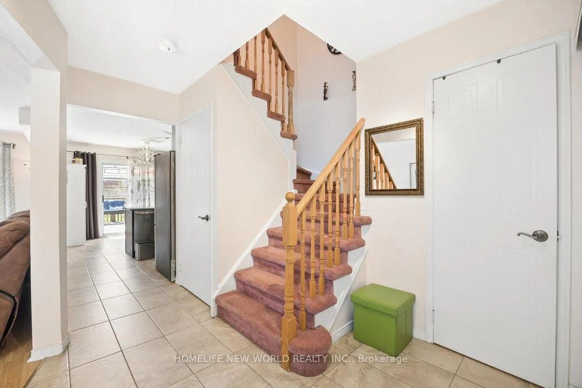 Photo 33 of 95 Athabaska Road, Barrie, Holly — HOMEH