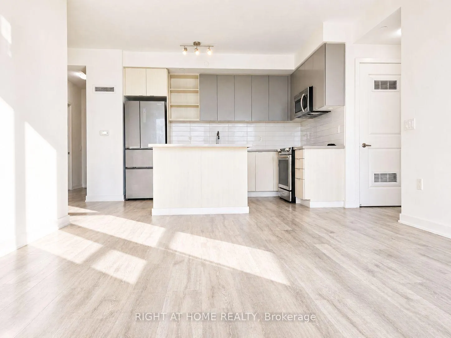 Front of Unit 709, 4677 Glen Erin Drive