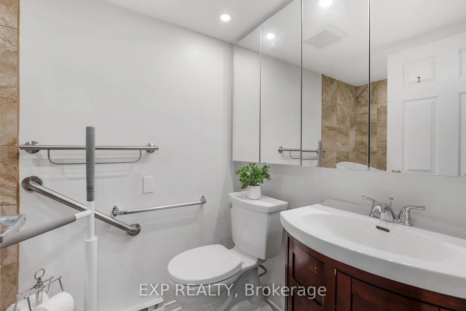 Photo 17 of Unit 510, 330 Centrum Boulevard, Ottawa, Bilberry Creek/Queenswood Heights — HOMEH