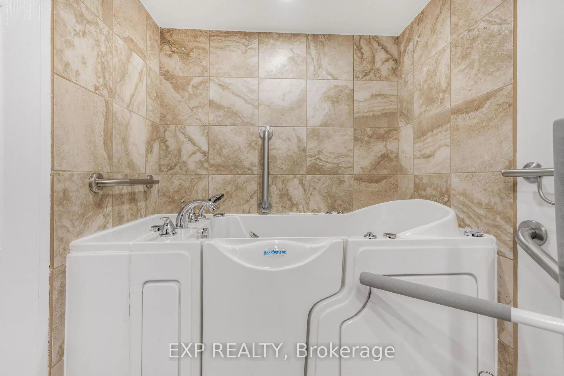 Photo 18 of Unit 510, 330 Centrum Boulevard, Ottawa, Bilberry Creek/Queenswood Heights — HOMEH