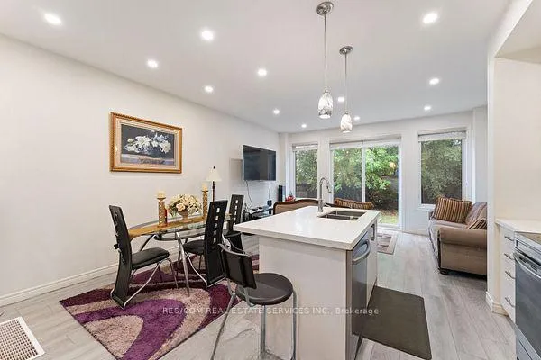 Photo 3 of 535 Quebec Street, Hamilton, Parkview — HOMEH