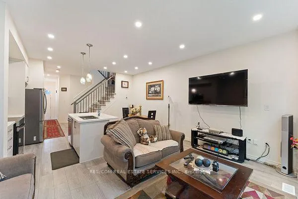 Photo 7 of 535 Quebec Street, Hamilton, Parkview — HOMEH