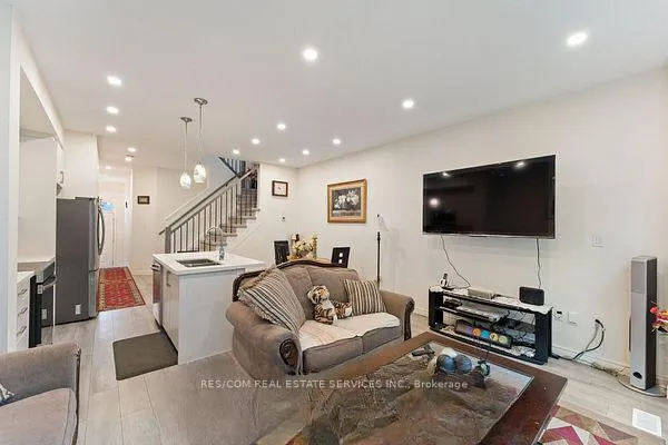Photo 8 of 535 Quebec Street, Hamilton, Parkview — HOMEH