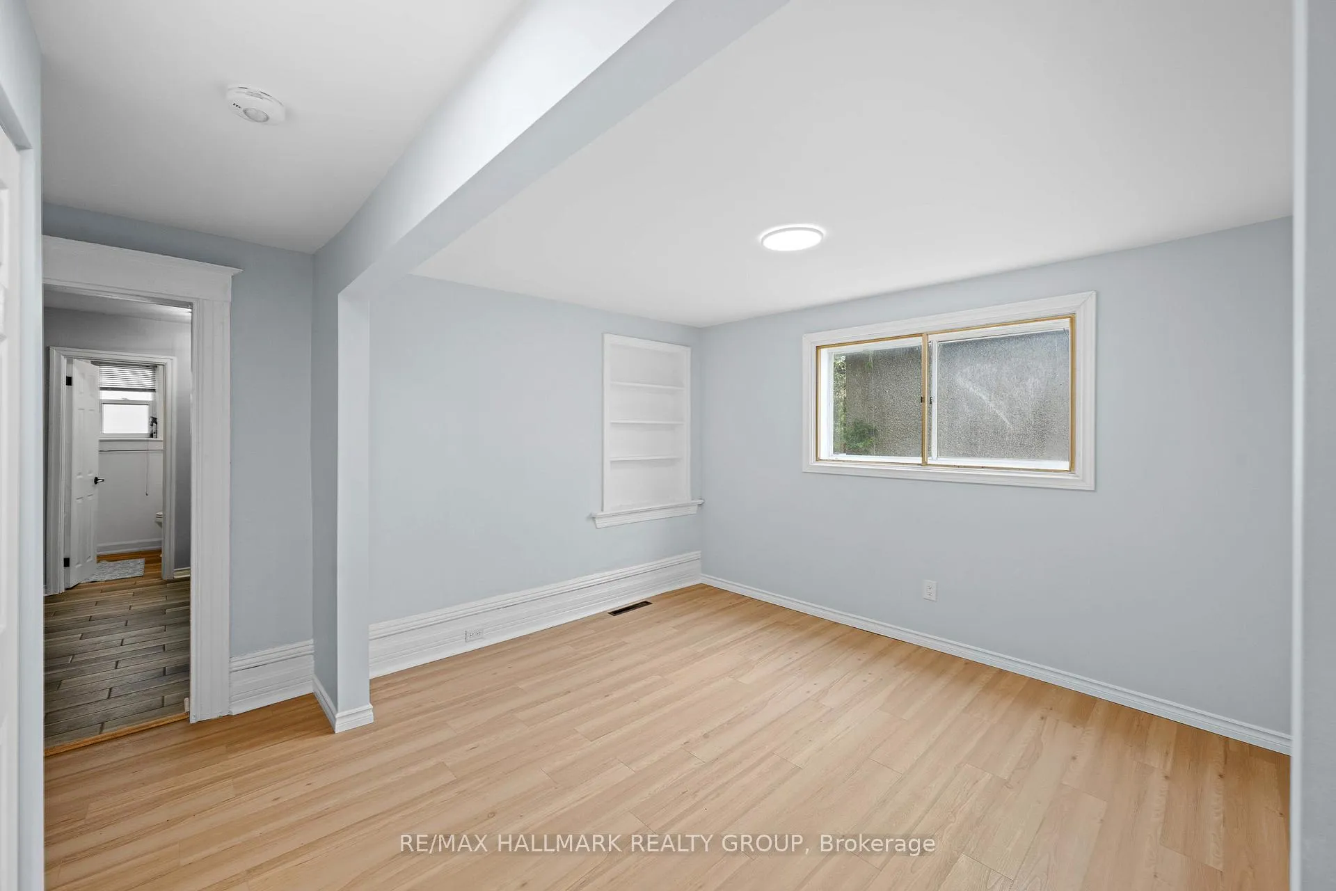 Photo 3 of 267 Park Street, Ottawa, Vanier — HOMEH
