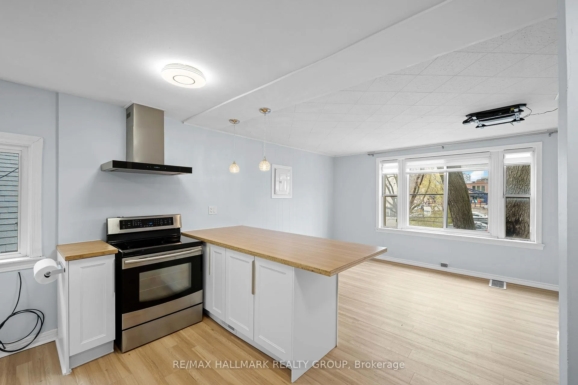 Photo 12 of 267 Park Street, Ottawa, Vanier — HOMEH