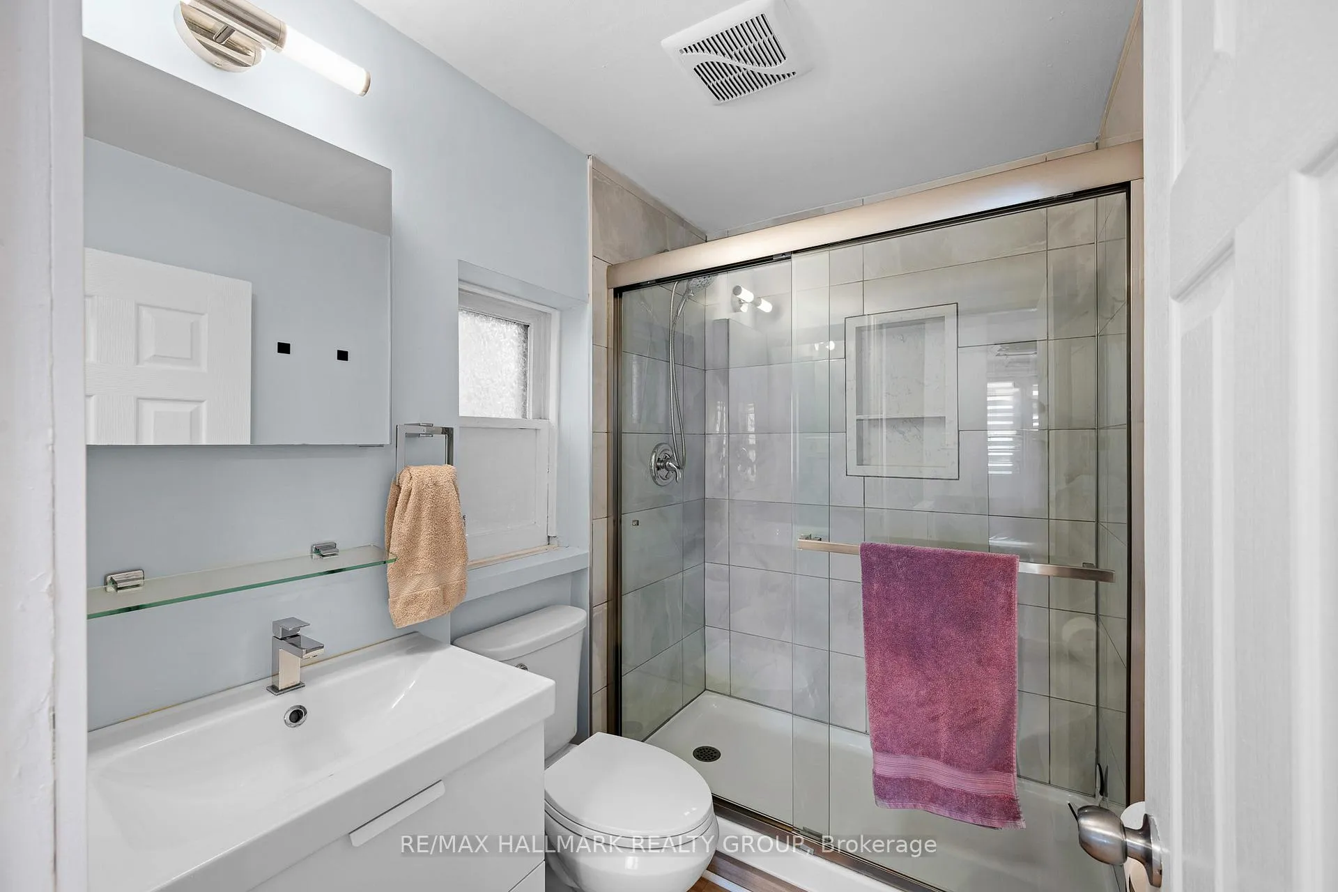 Photo 18 of 267 Park Street, Ottawa, Vanier — HOMEH