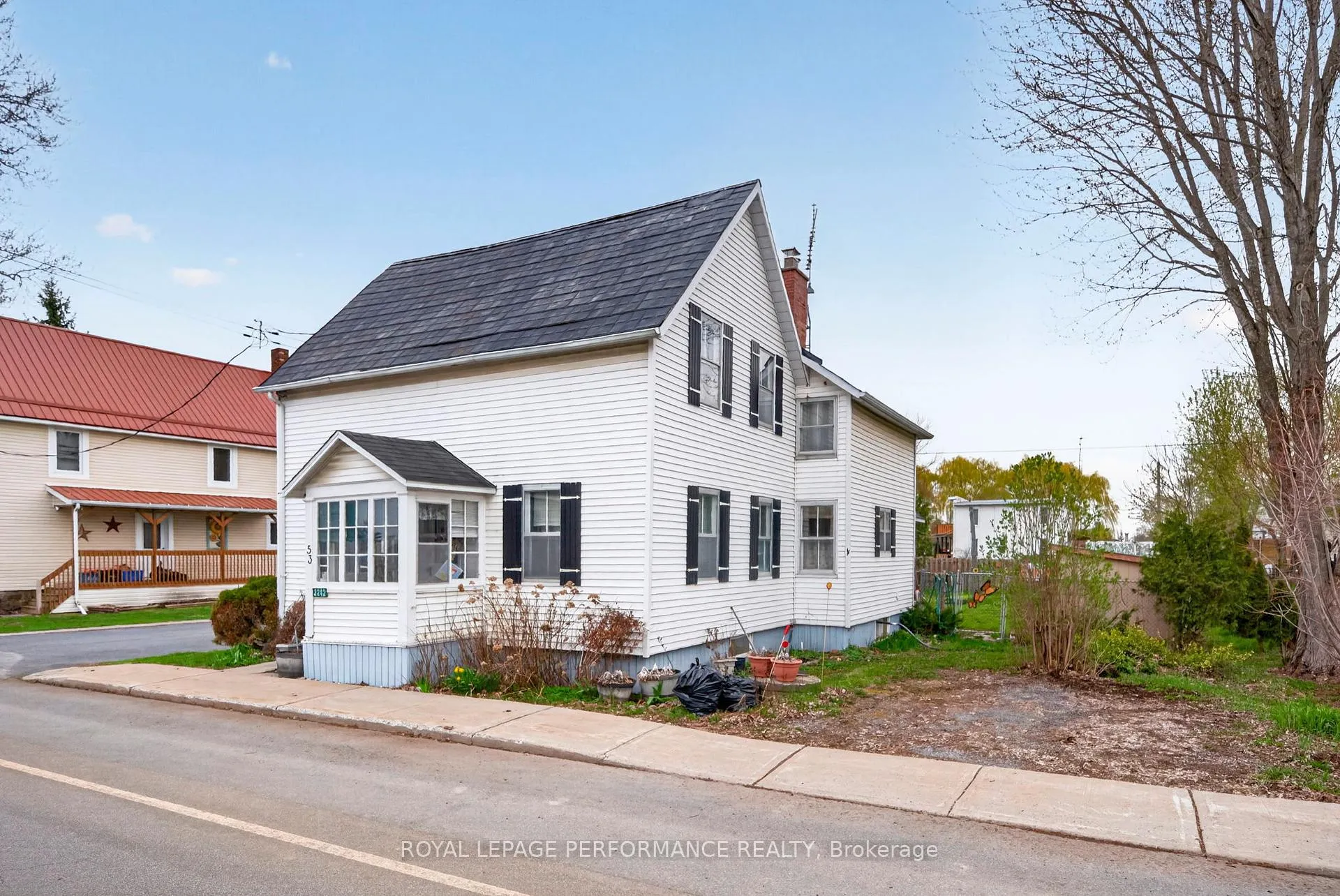Front of 3242 Avonmore Main Street