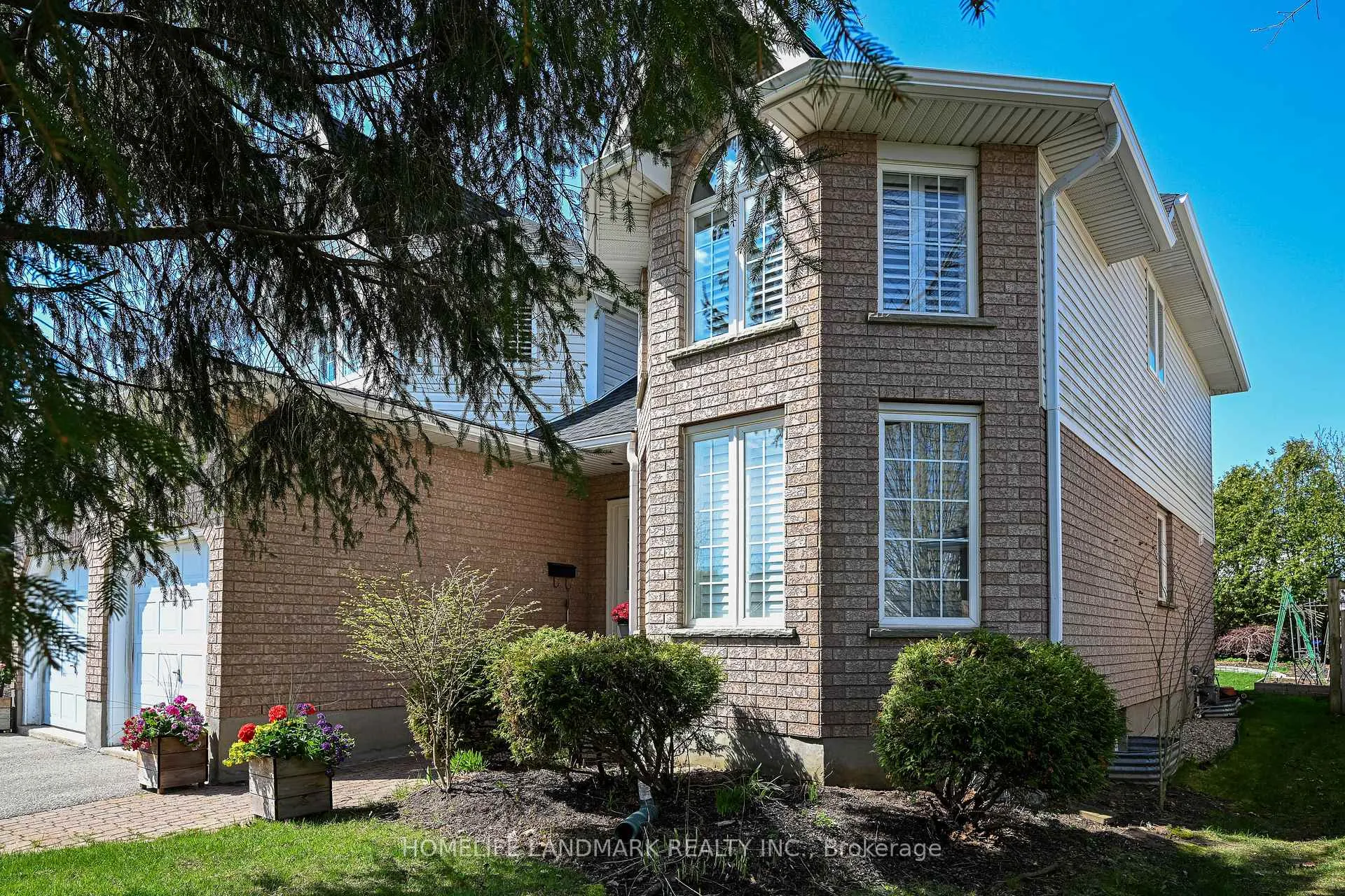 Photo 2 of 98 Pheasant Run Drive, Guelph, Kortright Hills — HOMEH