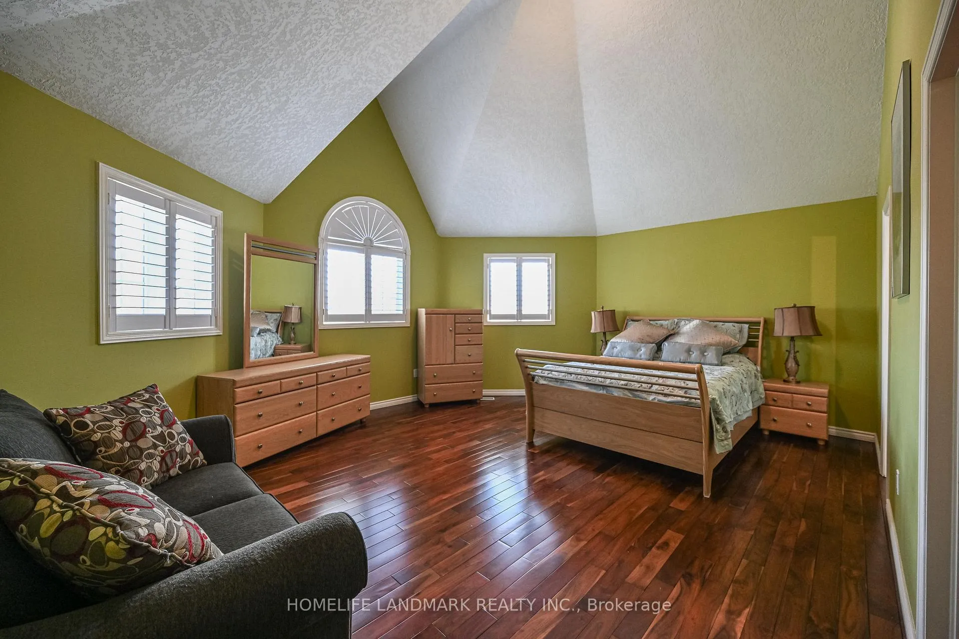 Photo 13 of 98 Pheasant Run Drive, Guelph, Kortright Hills — HOMEH