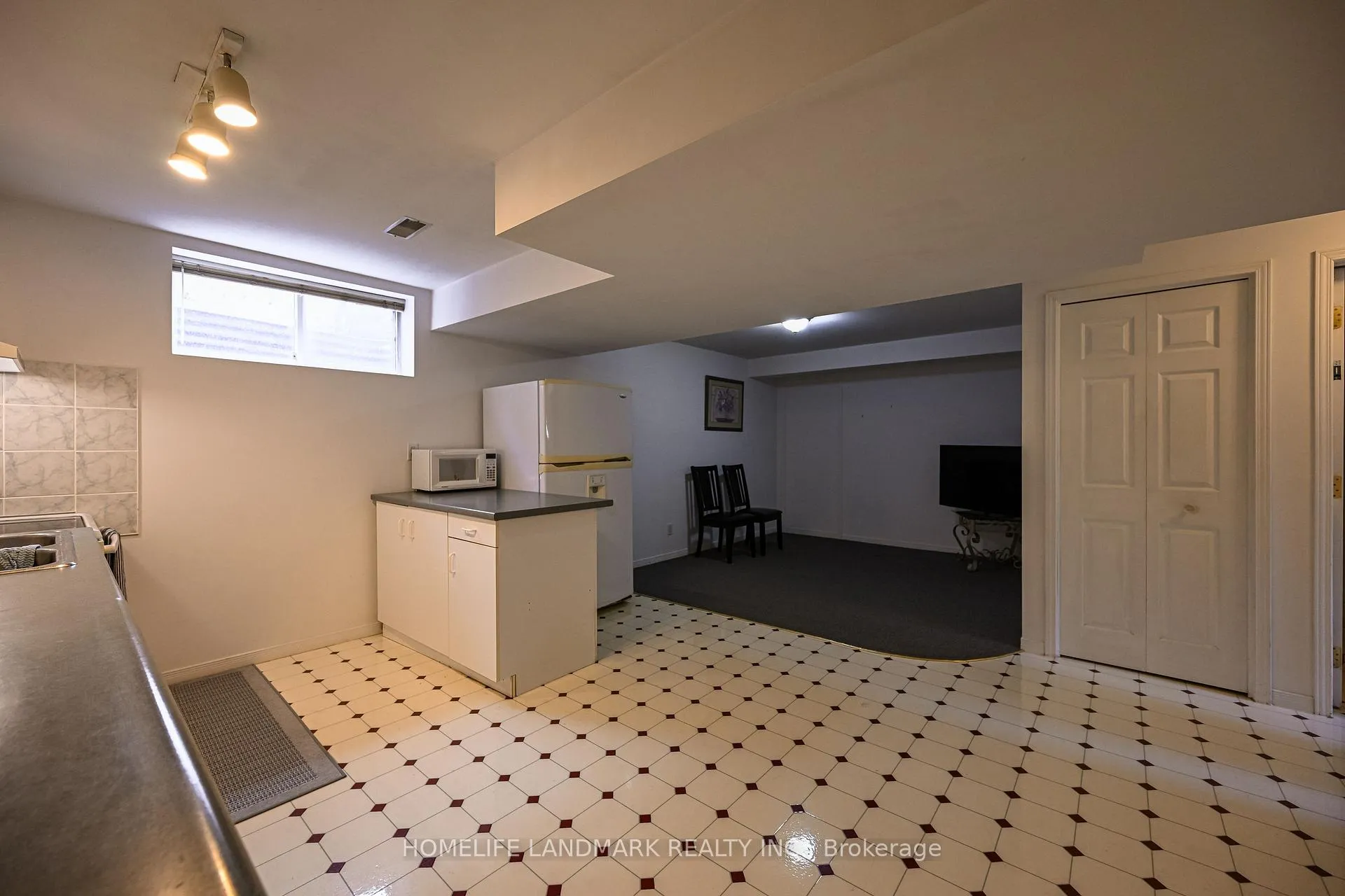 Photo 22 of 98 Pheasant Run Drive, Guelph, Kortright Hills — HOMEH