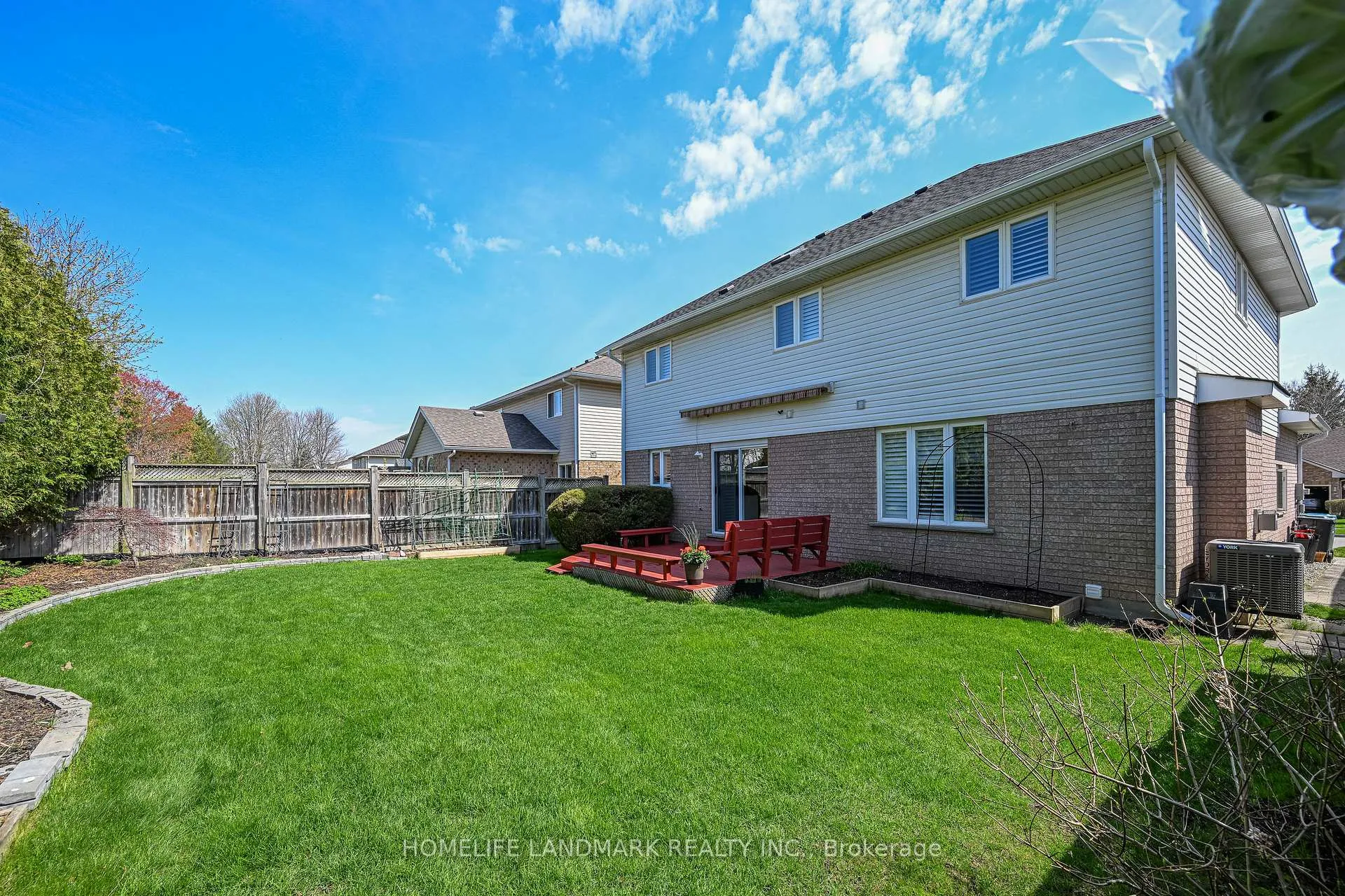 Photo 29 of 98 Pheasant Run Drive, Guelph, Kortright Hills — HOMEH