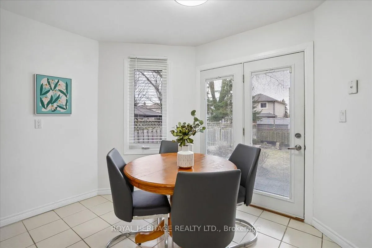 Photo 10 of 148 Adele Crescent, Oshawa, McLaughlin — HOMEH