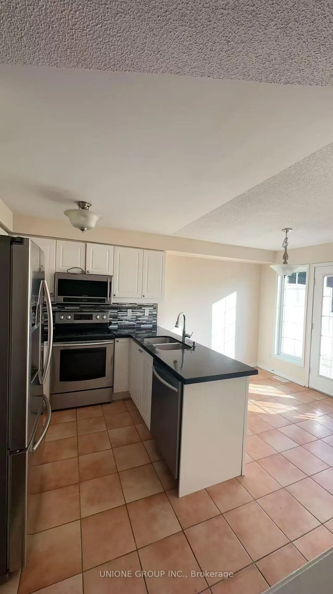Photo 2 of Unit 16, 38 Fairview Road W, Mississauga, Fairview — HOMEH
