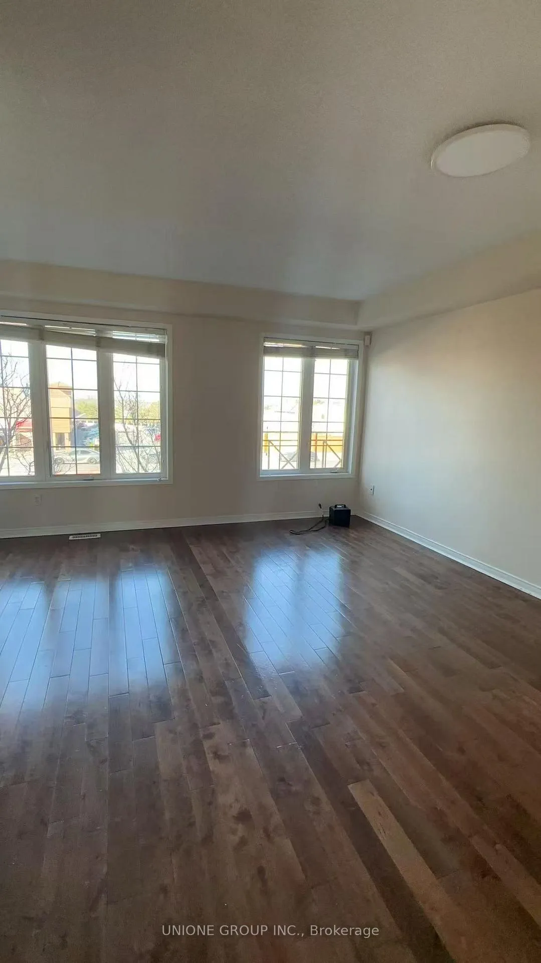 Photo 3 of Unit 16, 38 Fairview Road W, Mississauga, Fairview — HOMEH