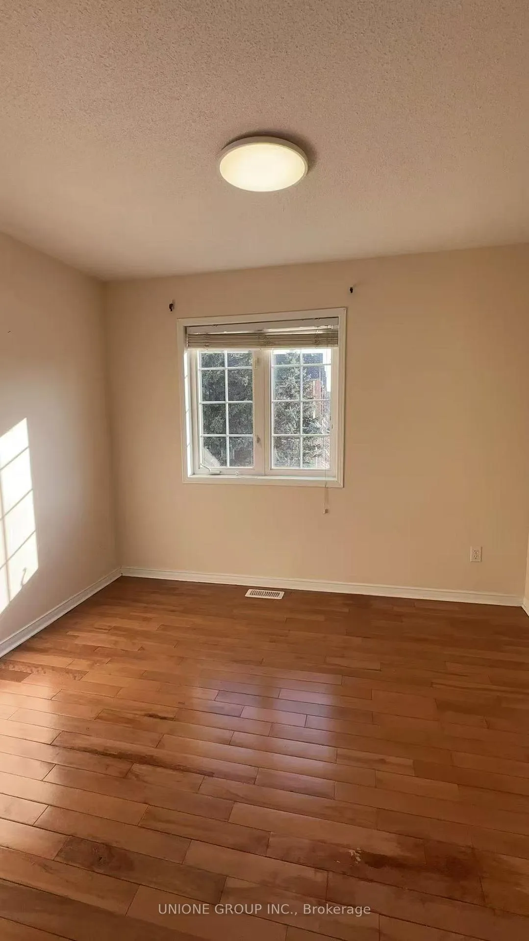 Photo 4 of Unit 16, 38 Fairview Road W, Mississauga, Fairview — HOMEH