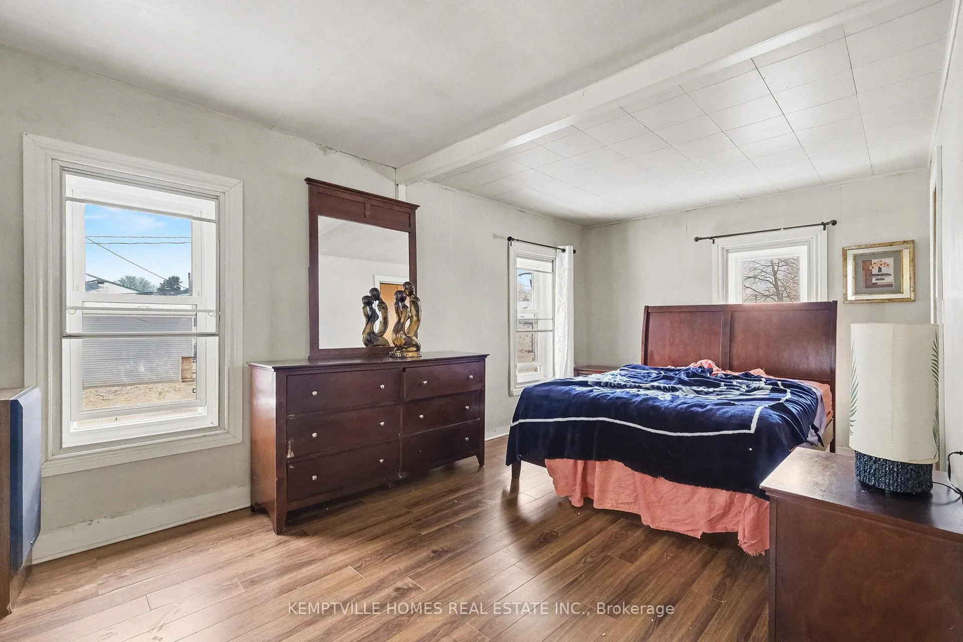 Photo 8 of 803 St Lawrence Street, Prescott — HOMEH