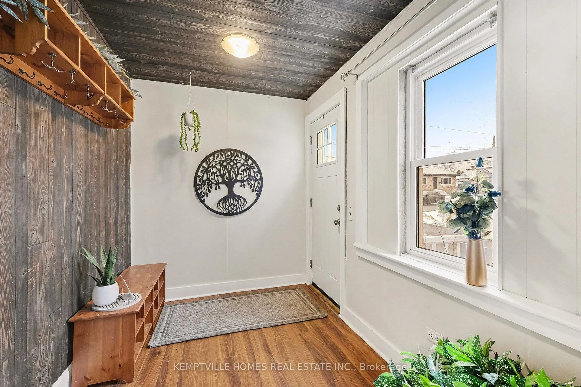 Photo 11 of 803 St Lawrence Street, Prescott — HOMEH
