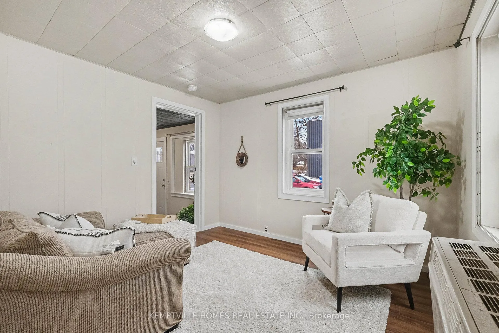 Photo 13 of 803 St Lawrence Street, Prescott — HOMEH