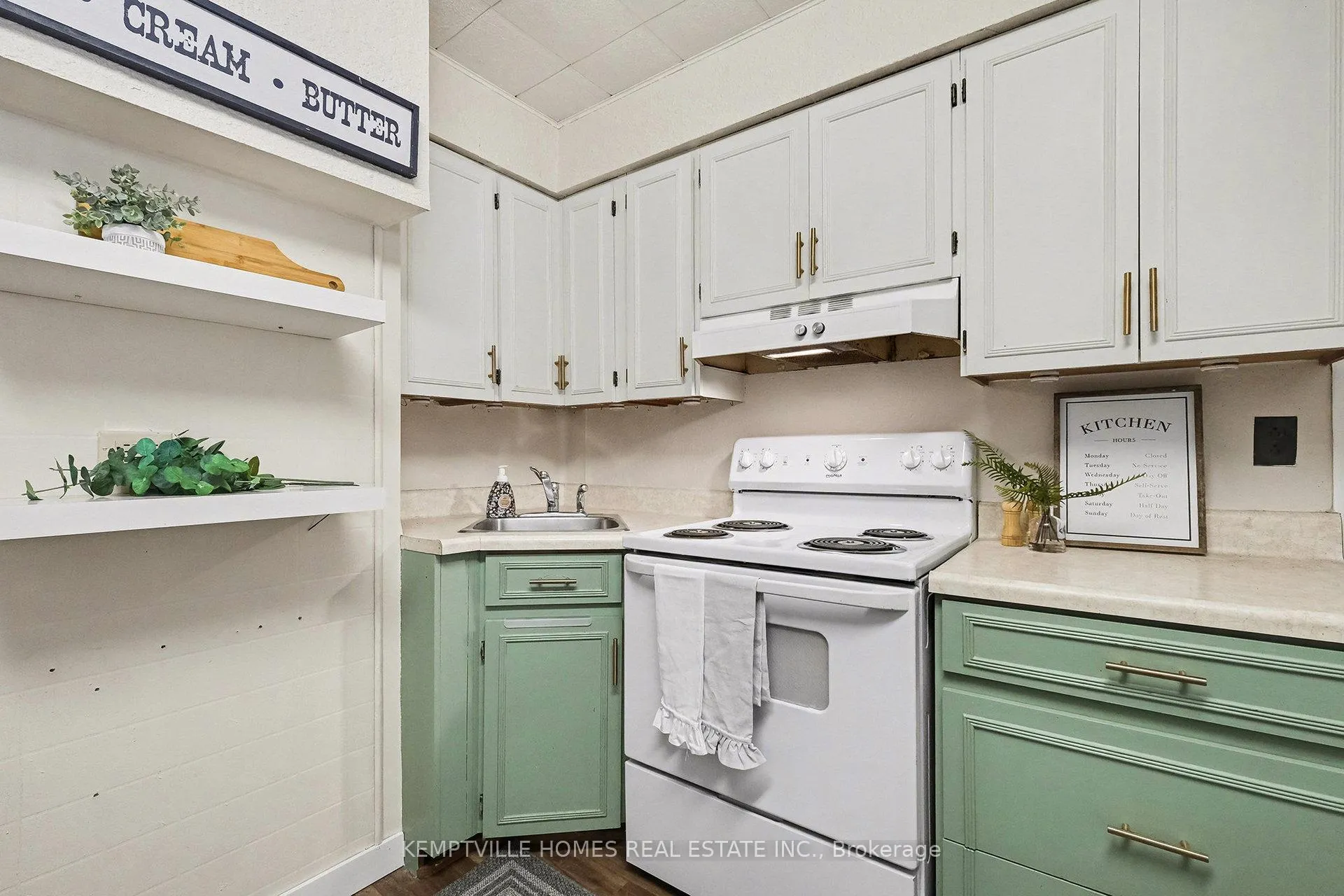 Photo 16 of 803 St Lawrence Street, Prescott — HOMEH