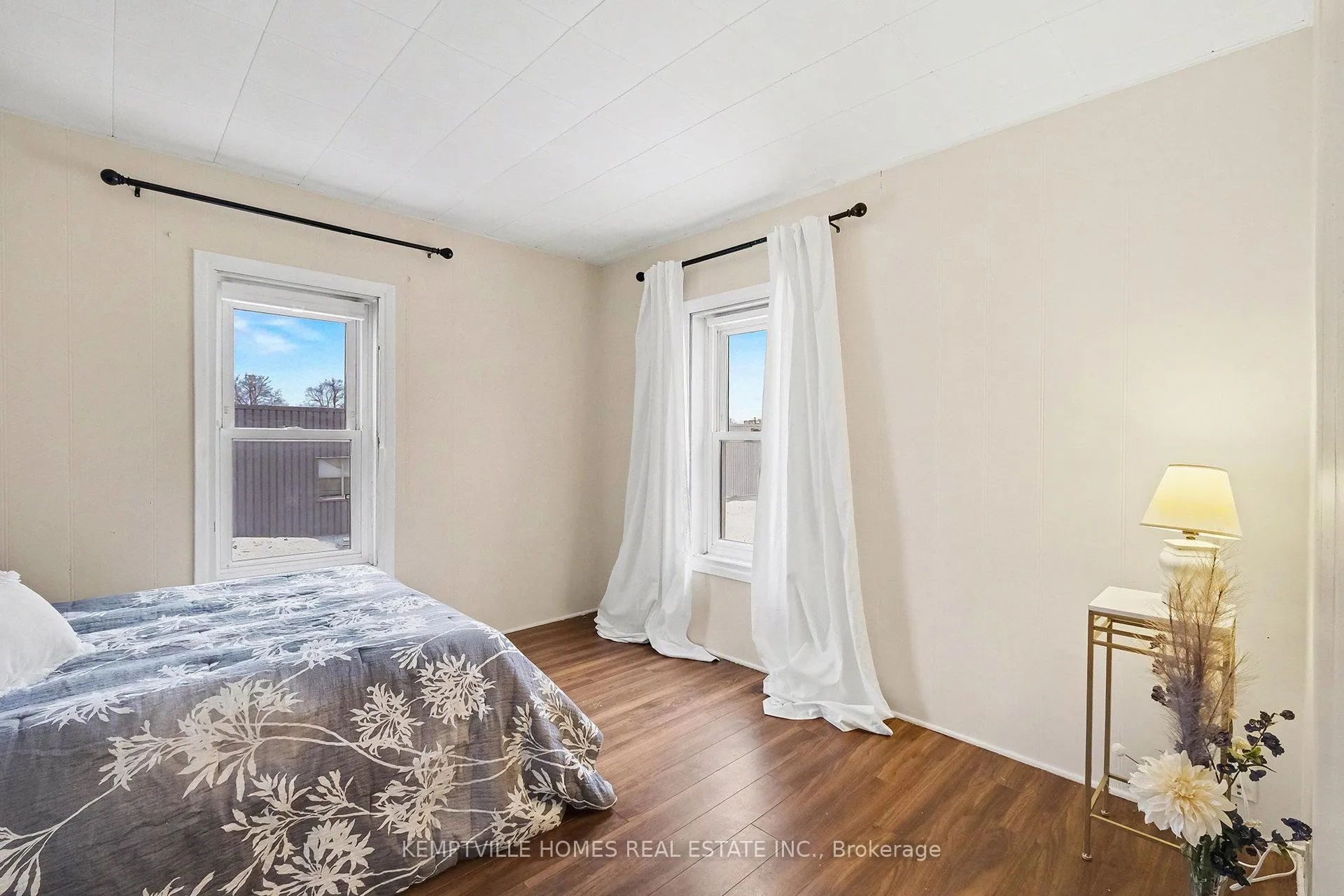 Photo 19 of 803 St Lawrence Street, Prescott — HOMEH