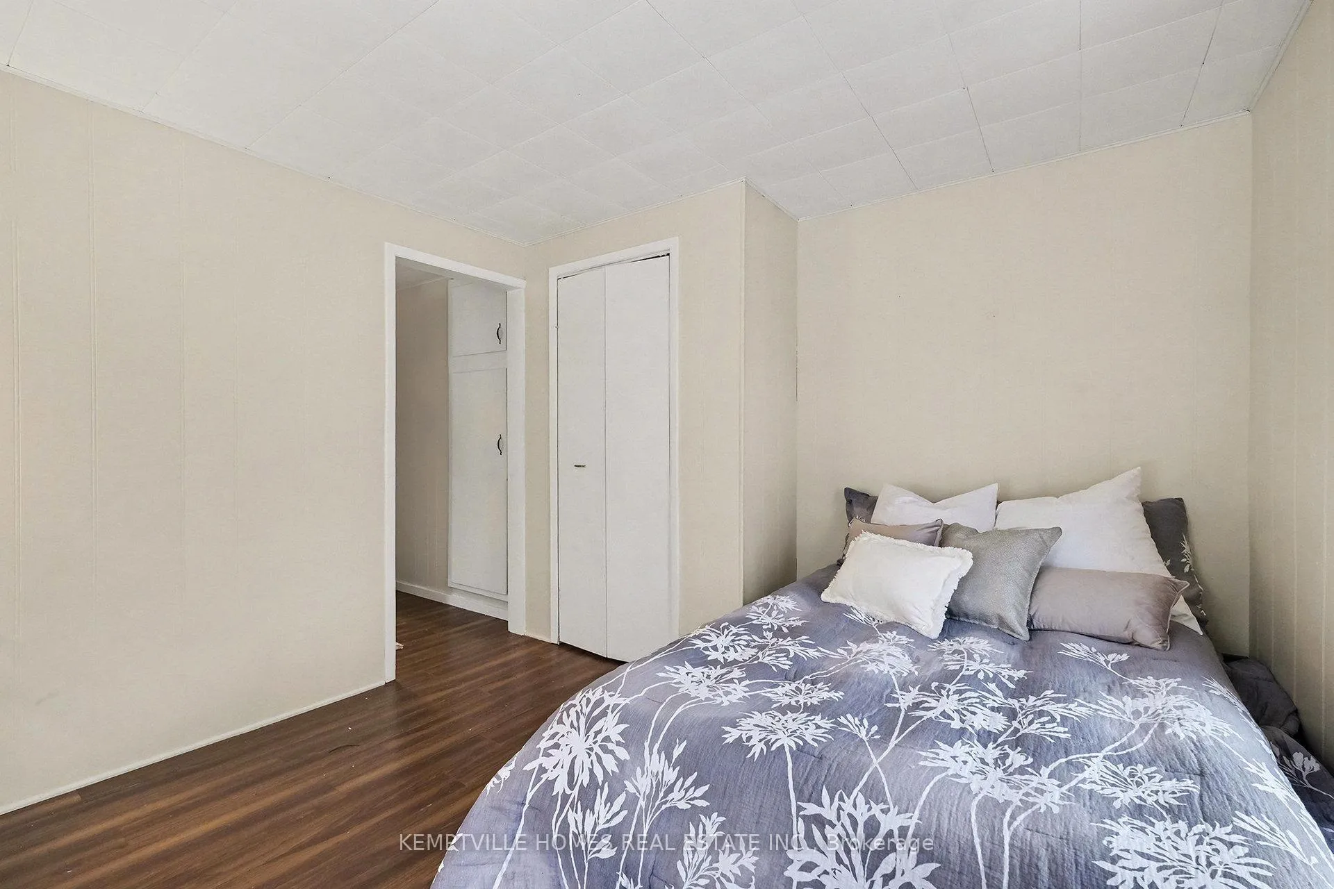 Photo 20 of 803 St Lawrence Street, Prescott — HOMEH