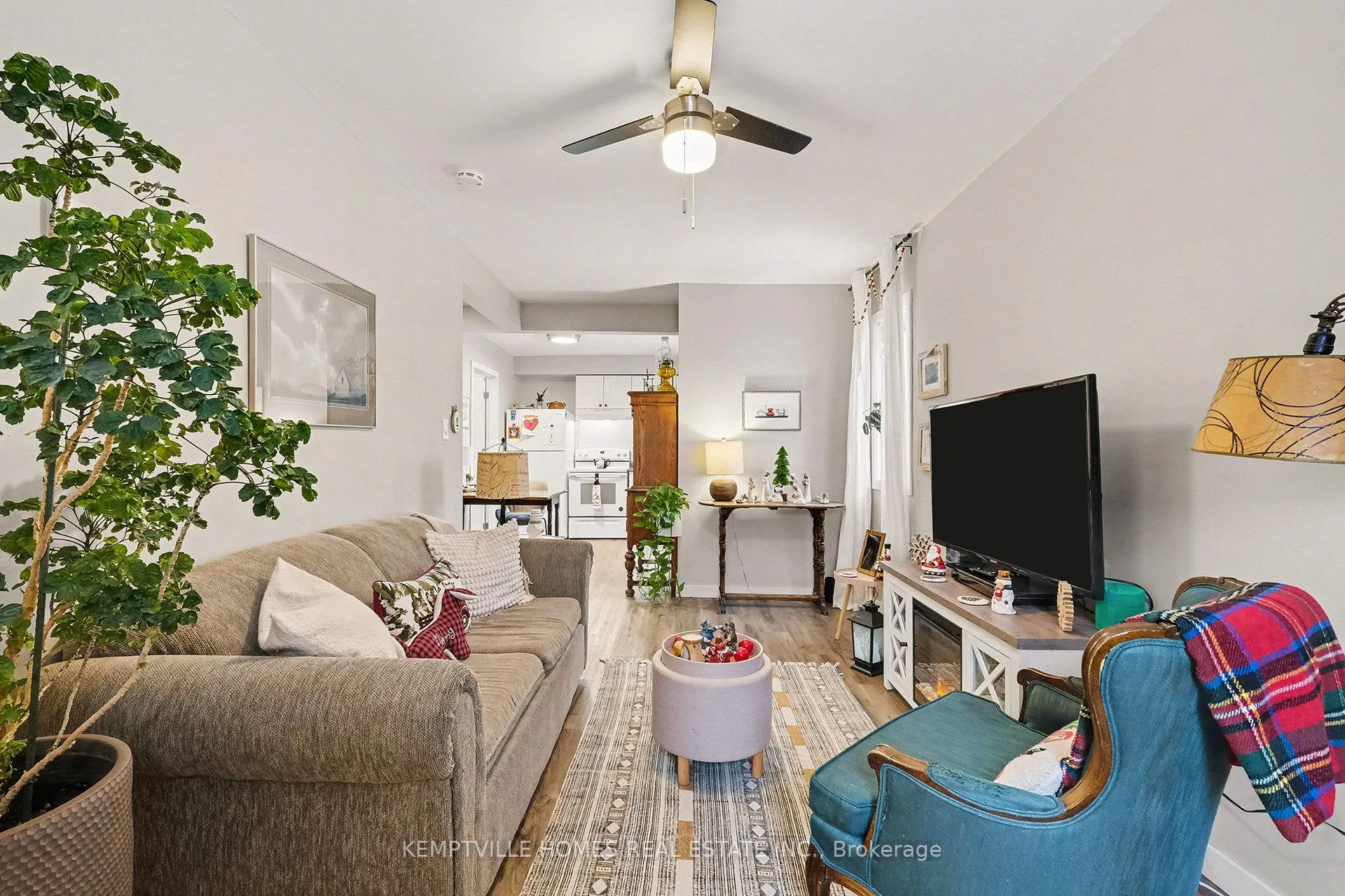 Photo 23 of 803 St Lawrence Street, Prescott — HOMEH