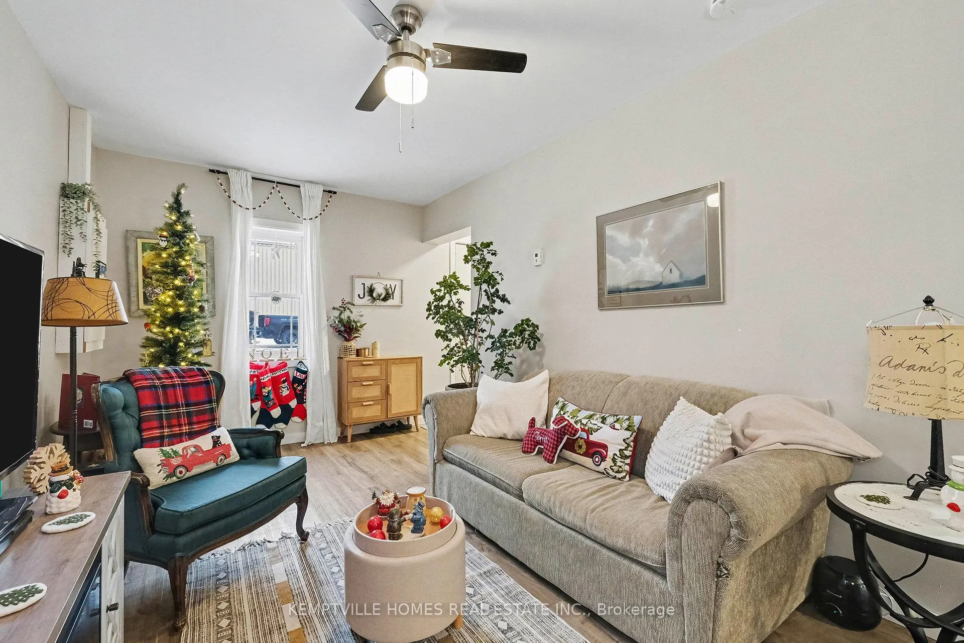 Photo 24 of 803 St Lawrence Street, Prescott — HOMEH