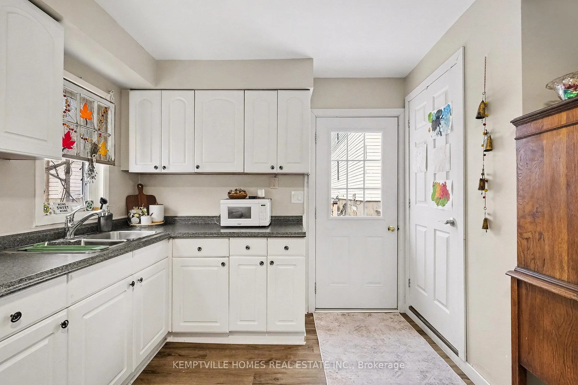 Photo 30 of 803 St Lawrence Street, Prescott — HOMEH