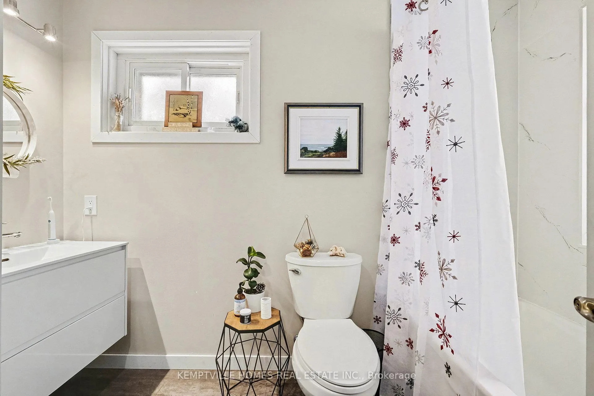 Photo 33 of 803 St Lawrence Street, Prescott — HOMEH