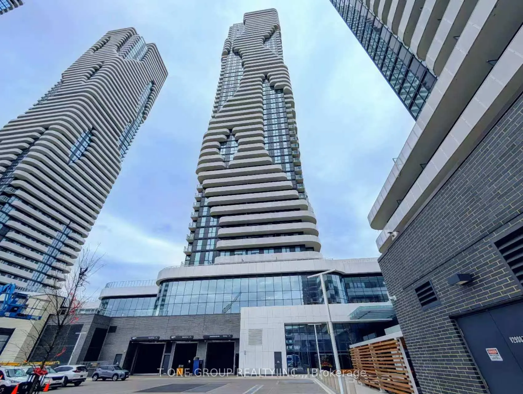 Photo 1 of Unit 2511, 8 Interchange Way, Vaughan, Vaughan Corporate Centre — HOMEH