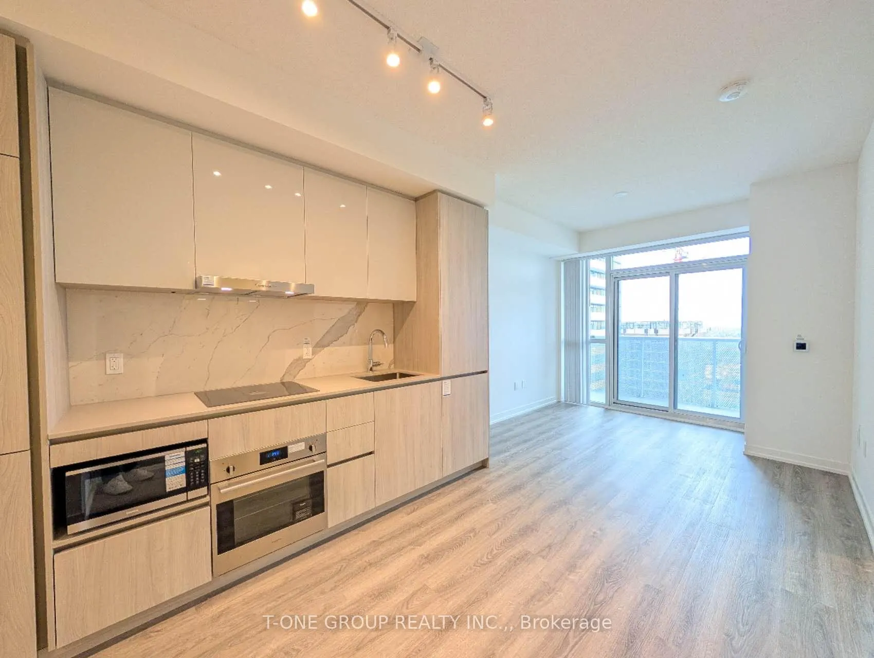 Photo 2 of Unit 2511, 8 Interchange Way, Vaughan, Vaughan Corporate Centre — HOMEH