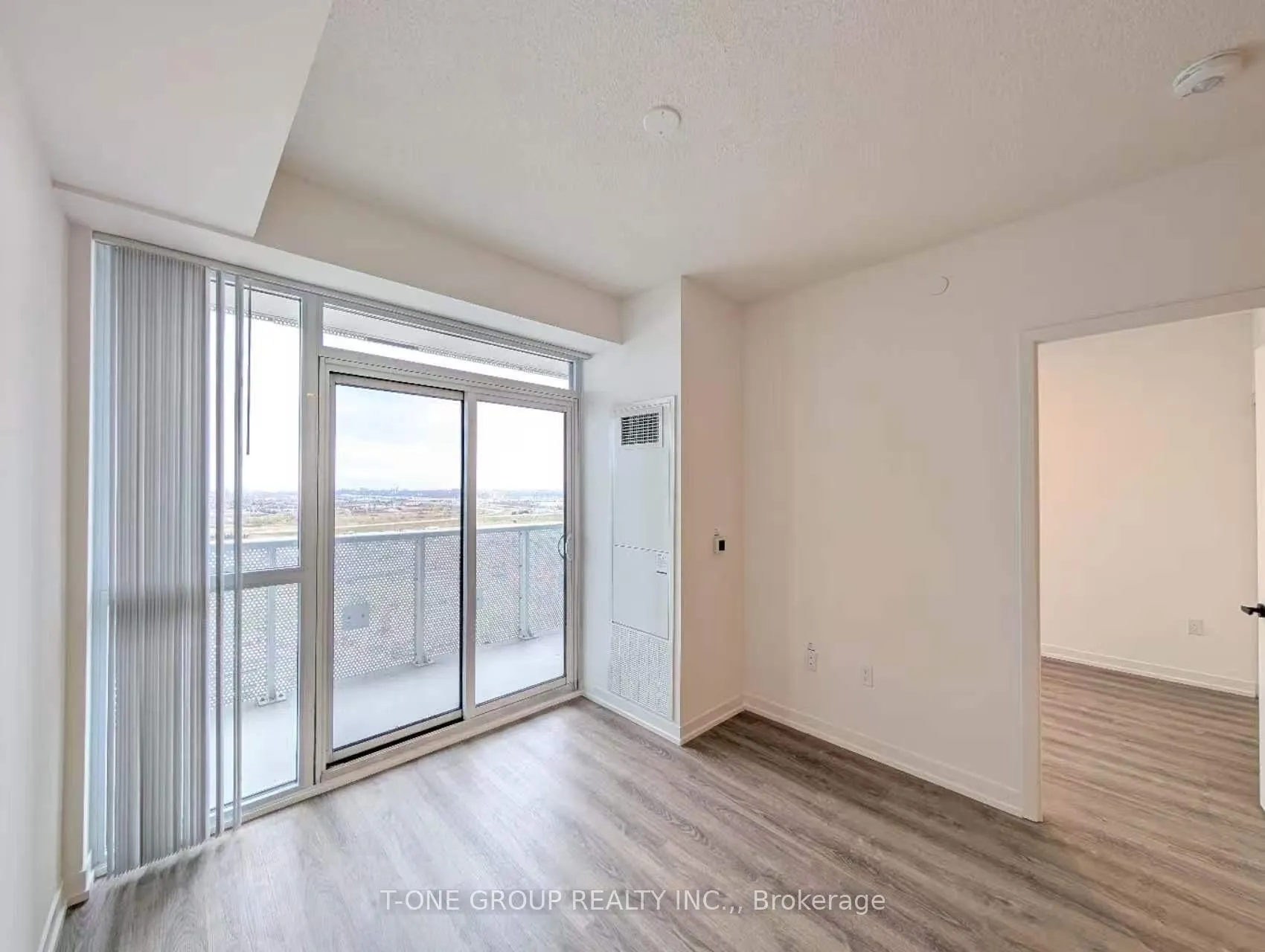 Photo 5 of Unit 2511, 8 Interchange Way, Vaughan, Vaughan Corporate Centre — HOMEH