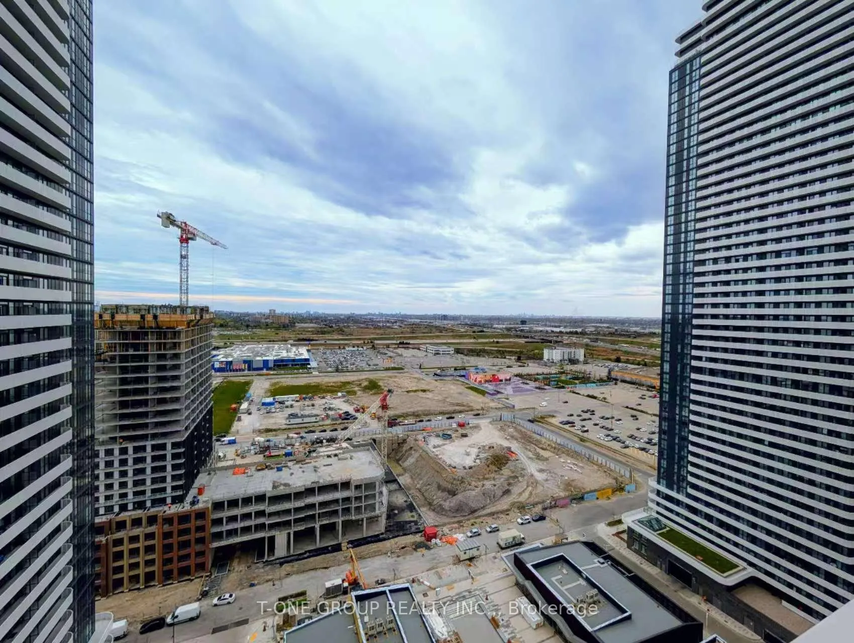 Photo 11 of Unit 2511, 8 Interchange Way, Vaughan, Vaughan Corporate Centre — HOMEH