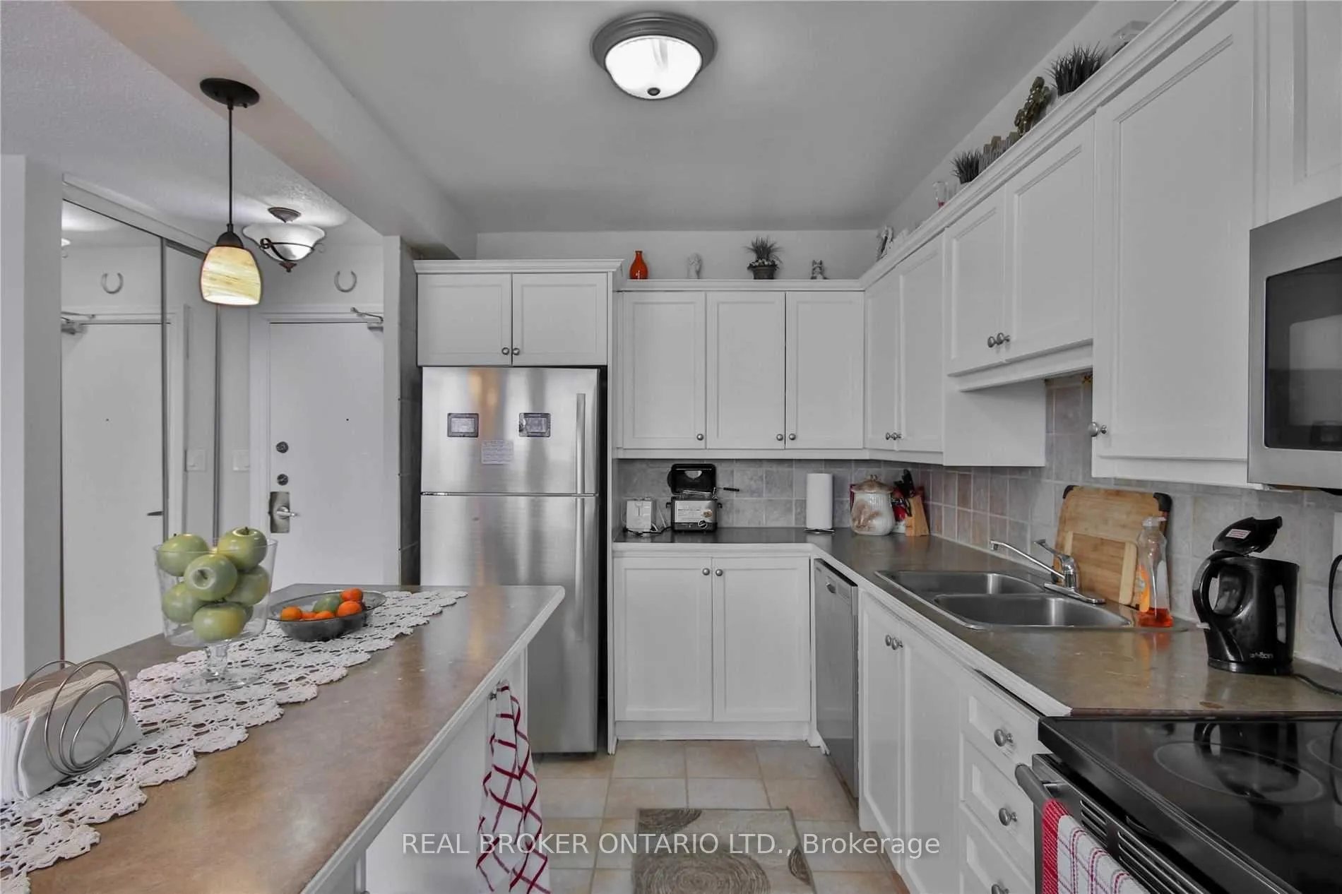 Photo 5 of Unit 1804, 20 Edgecliff Golfway, Toronto, Flemingdon Park — HOMEH