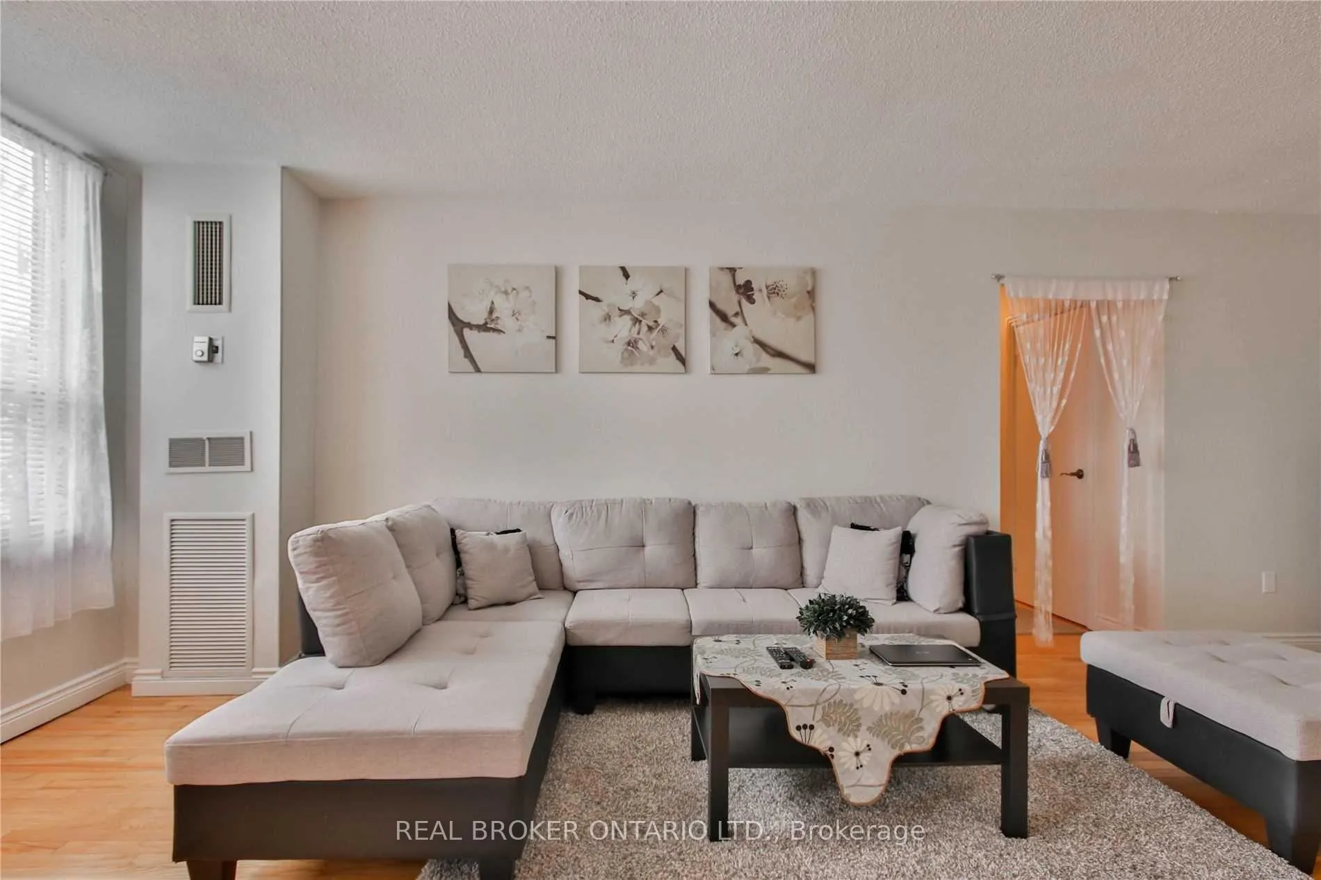 Photo 10 of Unit 1804, 20 Edgecliff Golfway, Toronto, Flemingdon Park — HOMEH