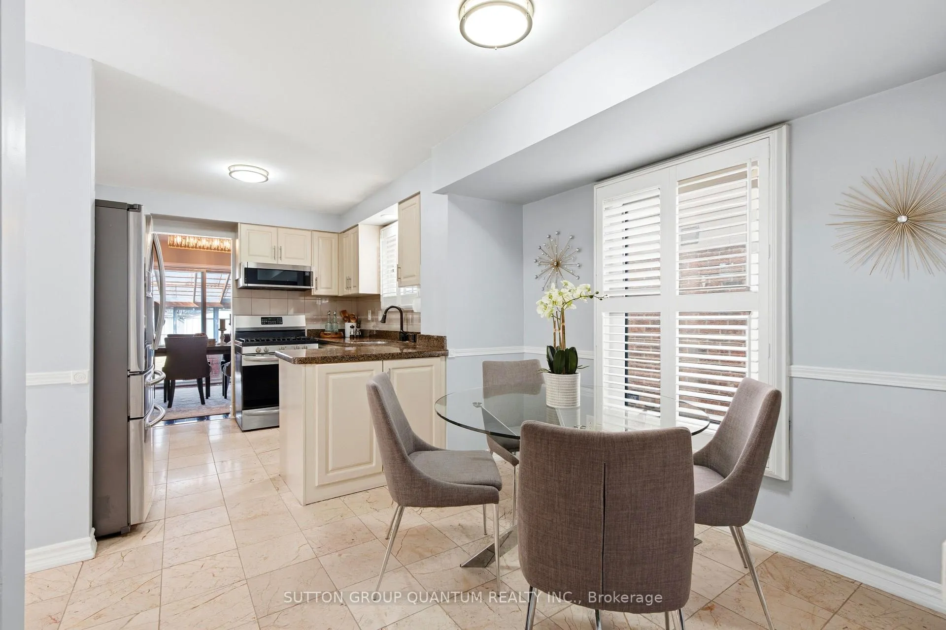 Photo 6 of 3403 Chartrand Crescent, Mississauga, Erin Mills — HOMEH