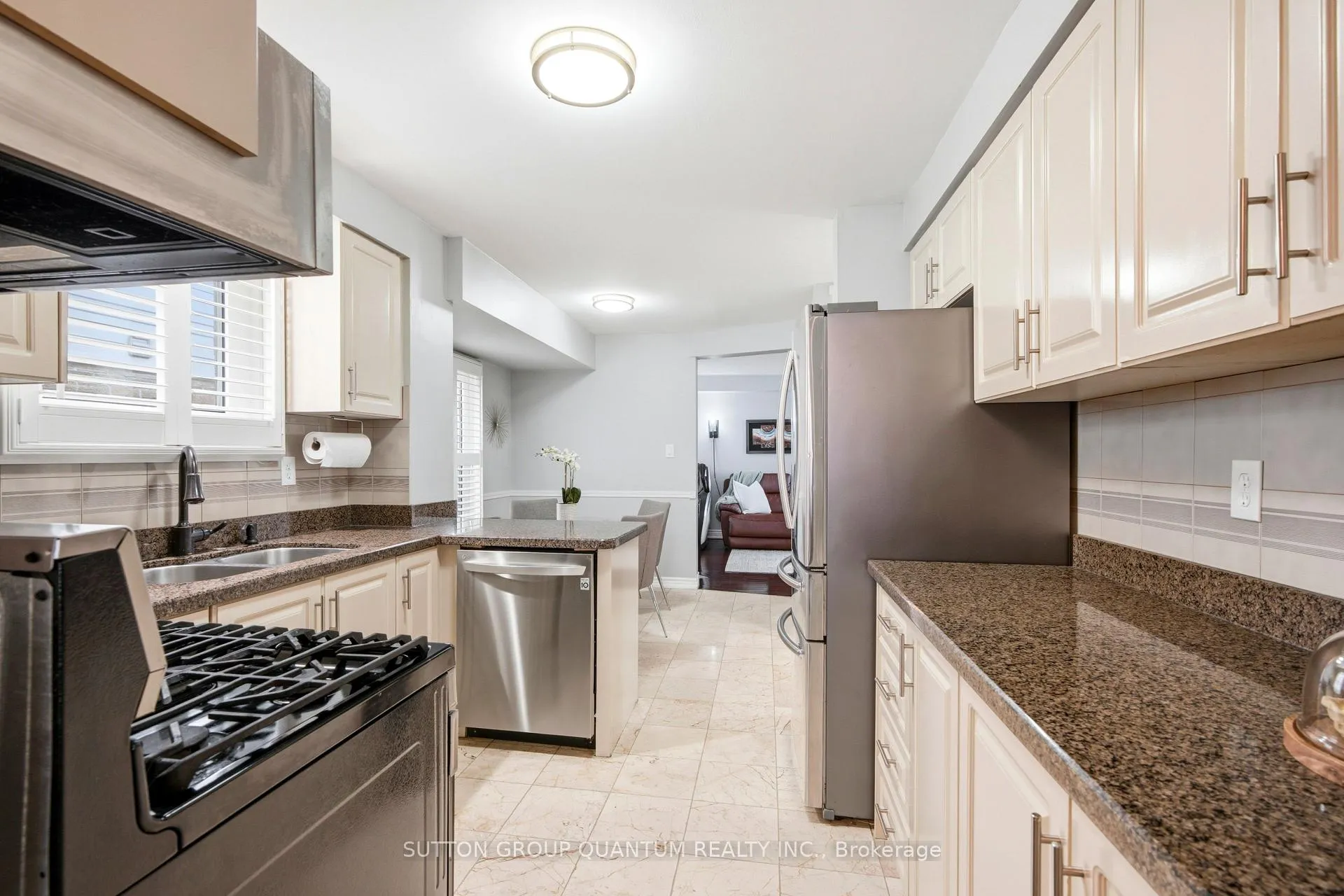 Photo 9 of 3403 Chartrand Crescent, Mississauga, Erin Mills — HOMEH