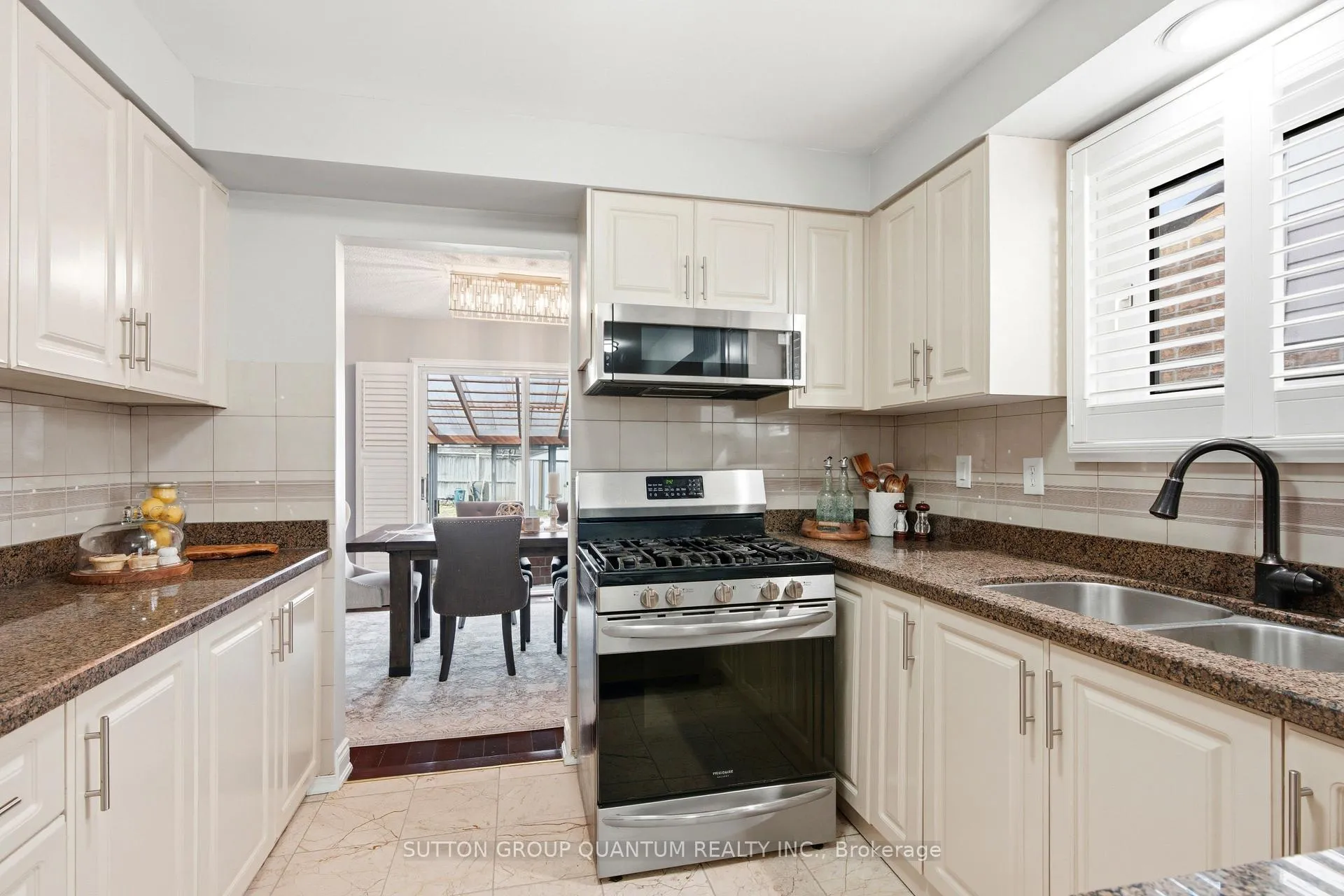 Photo 10 of 3403 Chartrand Crescent, Mississauga, Erin Mills — HOMEH