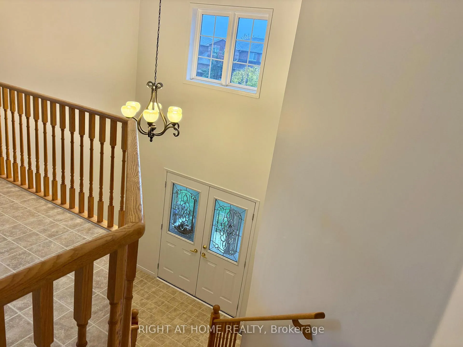 Photo 9 of 33 Raymond Crescent, Barrie, Painswick South — HOMEH