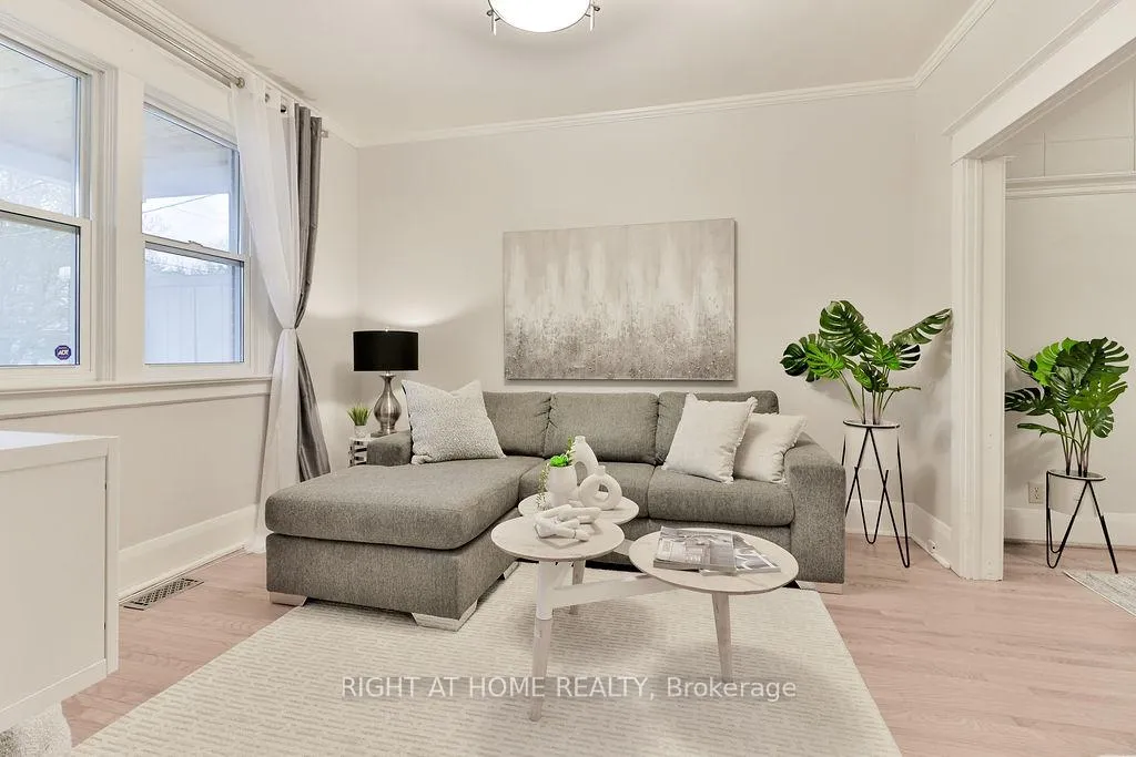 Photo 6 of 130 Springdale Boulevard, Toronto, Danforth Village-East York — HOMEH