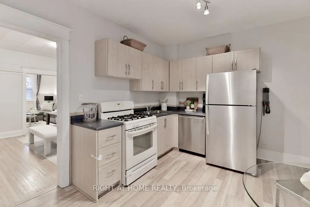 Photo 11 of 130 Springdale Boulevard, Toronto, Danforth Village-East York — HOMEH