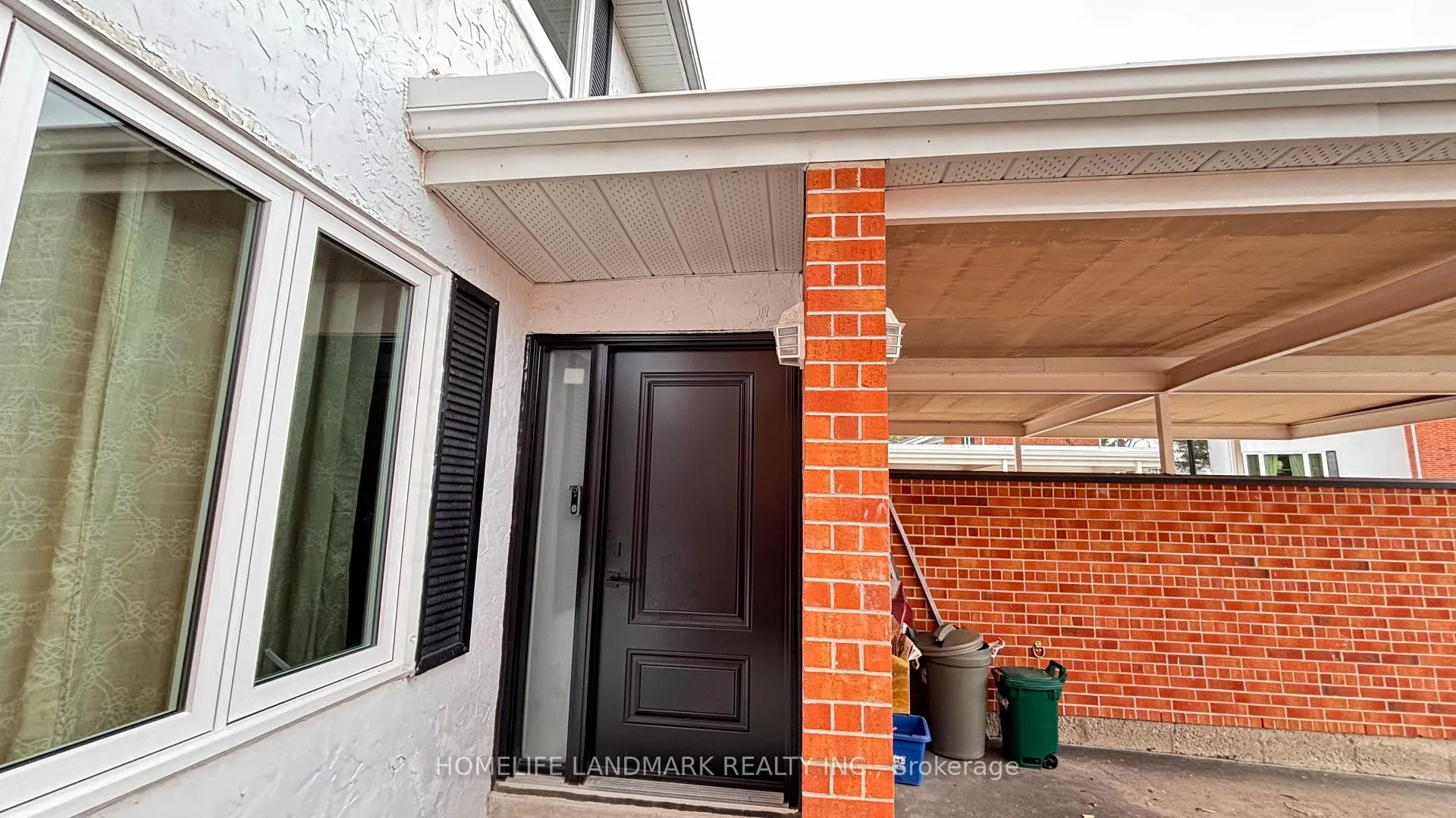 Photo 2 of Unit 2, 403 Keats Way, Waterloo — HOMEH