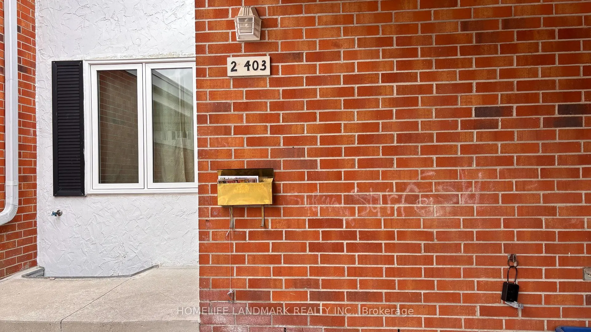 Photo 3 of Unit 2, 403 Keats Way, Waterloo — HOMEH