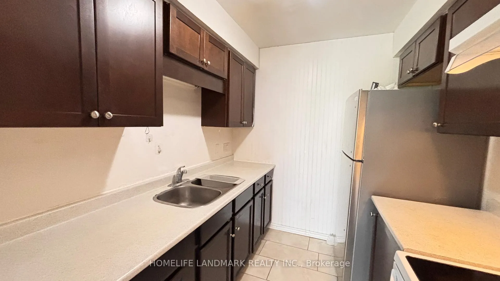 Photo 10 of Unit 2, 403 Keats Way, Waterloo — HOMEH